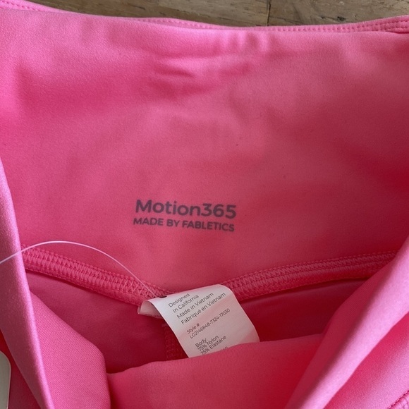 NEW! Fabletics Anywhere High Waisted short 9 inches nwt pink small - Picture 7 of 12